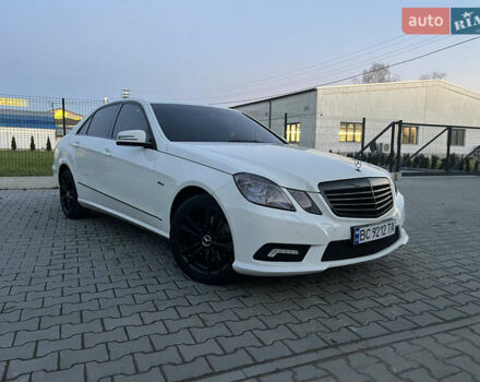 Белый Мерседес Е-Класс, объемом двигателя 2.14 л и пробегом 283 тыс. км за 13900 $, фото 64 на Automoto.ua