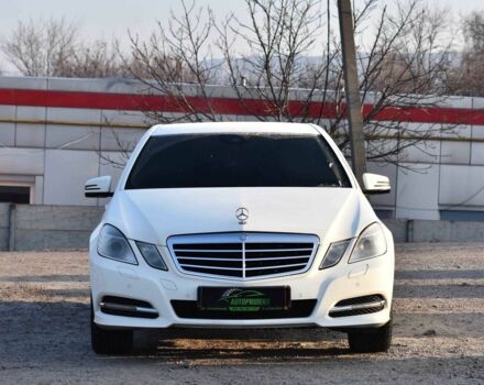 Белый Мерседес Е-Класс, объемом двигателя 2.2 л и пробегом 276 тыс. км за 12200 $, фото 5 на Automoto.ua