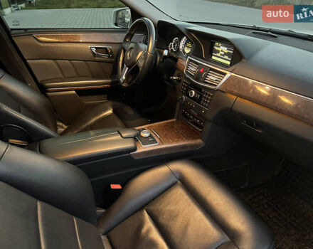 Белый Мерседес Е-Класс, объемом двигателя 2.14 л и пробегом 283 тыс. км за 13900 $, фото 31 на Automoto.ua