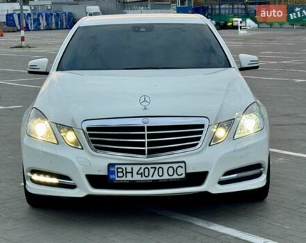 Белый Мерседес Е-Класс, объемом двигателя 2.1 л и пробегом 225 тыс. км за 13700 $, фото 6 на Automoto.ua