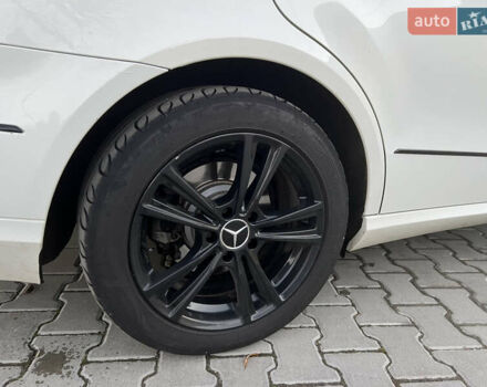 Белый Мерседес Е-Класс, объемом двигателя 2.14 л и пробегом 283 тыс. км за 13900 $, фото 21 на Automoto.ua