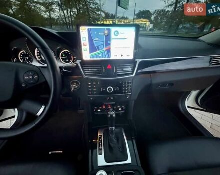 Белый Мерседес Е-Класс, объемом двигателя 2.1 л и пробегом 225 тыс. км за 13700 $, фото 55 на Automoto.ua