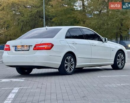 Белый Мерседес Е-Класс, объемом двигателя 2.1 л и пробегом 225 тыс. км за 13700 $, фото 26 на Automoto.ua