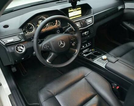 Білий Мерседес Е-Клас, об'ємом двигуна 2.14 л та пробігом 288 тис. км за 10800 $, фото 18 на Automoto.ua