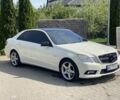Белый Мерседес Е-Класс, объемом двигателя 3 л и пробегом 260 тыс. км за 14000 $, фото 3 на Automoto.ua