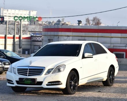 Белый Мерседес Е-Класс, объемом двигателя 2.2 л и пробегом 276 тыс. км за 12200 $, фото 4 на Automoto.ua