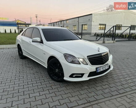 Белый Мерседес Е-Класс, объемом двигателя 2.14 л и пробегом 283 тыс. км за 13900 $, фото 2 на Automoto.ua