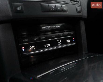 Белый Мерседес Е-Класс, объемом двигателя 2.14 л и пробегом 214 тыс. км за 15300 $, фото 11 на Automoto.ua