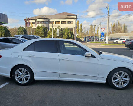 Белый Мерседес Е-Класс, объемом двигателя 2.2 л и пробегом 222 тыс. км за 18500 $, фото 4 на Automoto.ua