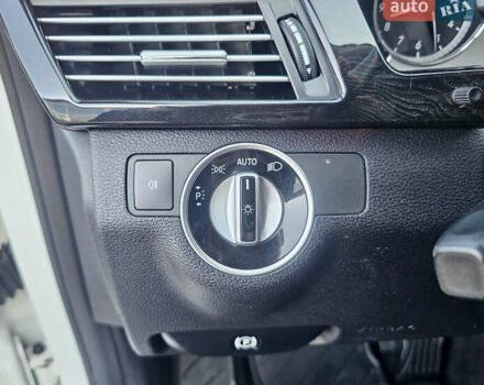 Белый Мерседес Е-Класс, объемом двигателя 2.2 л и пробегом 222 тыс. км за 18500 $, фото 30 на Automoto.ua