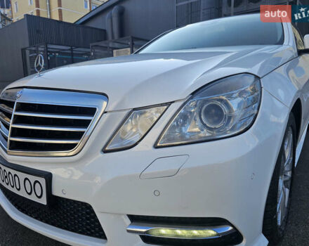 Белый Мерседес Е-Класс, объемом двигателя 2.2 л и пробегом 222 тыс. км за 18500 $, фото 9 на Automoto.ua