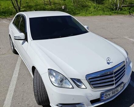 Белый Мерседес Е-Класс, объемом двигателя 2.2 л и пробегом 356 тыс. км за 13700 $, фото 1 на Automoto.ua