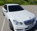 Белый Мерседес Е-Класс, объемом двигателя 2.2 л и пробегом 356 тыс. км за 13700 $, фото 1 на Automoto.ua