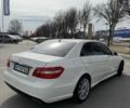 Белый Мерседес Е-Класс, объемом двигателя 2.1 л и пробегом 300 тыс. км за 11999 $, фото 6 на Automoto.ua