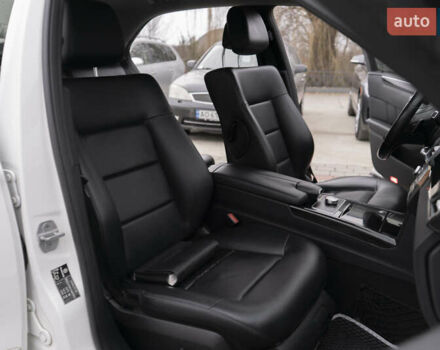 Белый Мерседес Е-Класс, объемом двигателя 2.14 л и пробегом 214 тыс. км за 15300 $, фото 10 на Automoto.ua