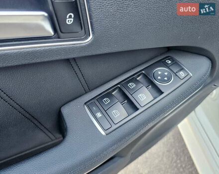 Белый Мерседес Е-Класс, объемом двигателя 2.2 л и пробегом 222 тыс. км за 18500 $, фото 12 на Automoto.ua