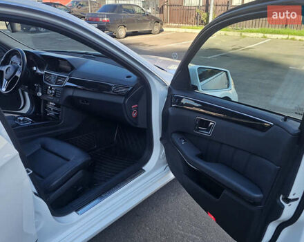 Белый Мерседес Е-Класс, объемом двигателя 2.2 л и пробегом 222 тыс. км за 18500 $, фото 21 на Automoto.ua