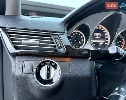 Білий Мерседес Е-Клас, об'ємом двигуна 1.8 л та пробігом 106 тис. км за 14800 $, фото 13 на Automoto.ua