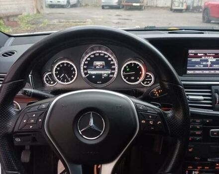 Белый Мерседес Е-Класс, объемом двигателя 2.1 л и пробегом 280 тыс. км за 14500 $, фото 18 на Automoto.ua