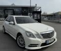 Белый Мерседес Е-Класс, объемом двигателя 2.1 л и пробегом 300 тыс. км за 11999 $, фото 1 на Automoto.ua