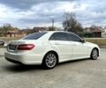 Белый Мерседес Е-Класс, объемом двигателя 2.1 л и пробегом 345 тыс. км за 13500 $, фото 5 на Automoto.ua