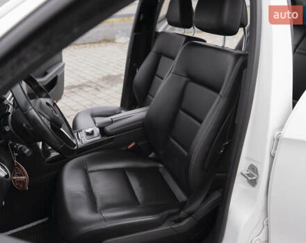 Белый Мерседес Е-Класс, объемом двигателя 2.14 л и пробегом 214 тыс. км за 15300 $, фото 16 на Automoto.ua