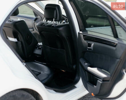 Белый Мерседес Е-Класс, объемом двигателя 2.5 л и пробегом 200 тыс. км за 17500 $, фото 15 на Automoto.ua