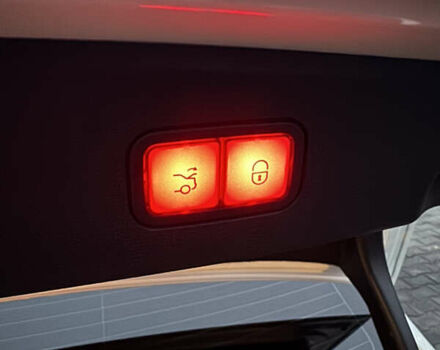 Білий Мерседес Е-Клас, об'ємом двигуна 2.99 л та пробігом 114 тис. км за 19500 $, фото 72 на Automoto.ua