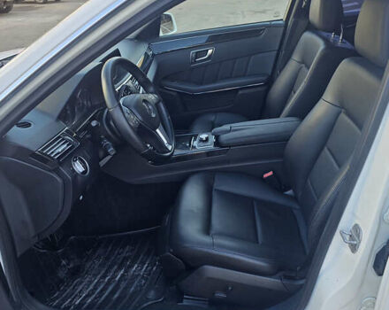 Белый Мерседес Е-Класс, объемом двигателя 2.2 л и пробегом 222 тыс. км за 18500 $, фото 13 на Automoto.ua