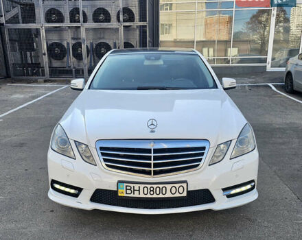 Белый Мерседес Е-Класс, объемом двигателя 2.2 л и пробегом 222 тыс. км за 18500 $, фото 2 на Automoto.ua