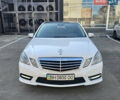 Белый Мерседес Е-Класс, объемом двигателя 2.2 л и пробегом 222 тыс. км за 18500 $, фото 2 на Automoto.ua