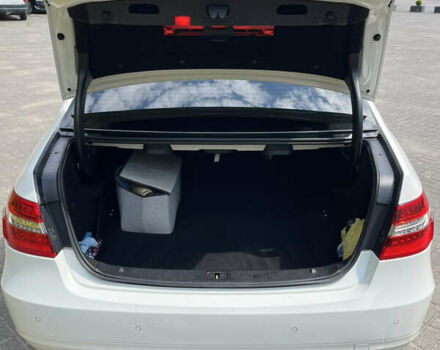 Білий Мерседес Е-Клас, об'ємом двигуна 2.14 л та пробігом 402 тис. км за 13400 $, фото 7 на Automoto.ua