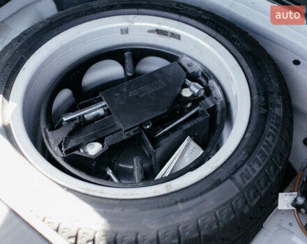 Белый Мерседес Е-Класс, объемом двигателя 2.5 л и пробегом 200 тыс. км за 17500 $, фото 9 на Automoto.ua