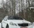 Белый Мерседес Е-Класс, объемом двигателя 2.2 л и пробегом 235 тыс. км за 13000 $, фото 1 на Automoto.ua