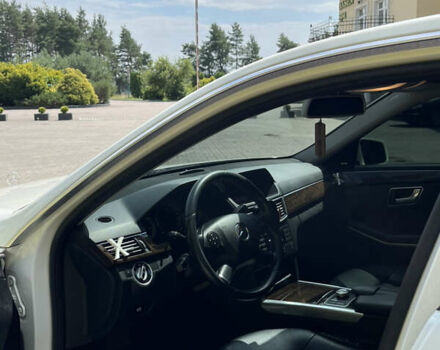 Білий Мерседес Е-Клас, об'ємом двигуна 2.14 л та пробігом 402 тис. км за 13400 $, фото 10 на Automoto.ua