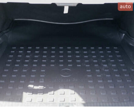 Белый Мерседес Е-Класс, объемом двигателя 2.5 л и пробегом 200 тыс. км за 17500 $, фото 8 на Automoto.ua