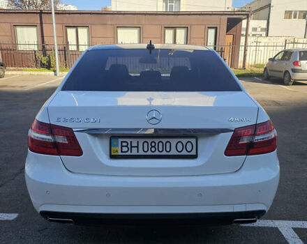 Белый Мерседес Е-Класс, объемом двигателя 2.2 л и пробегом 222 тыс. км за 18500 $, фото 6 на Automoto.ua
