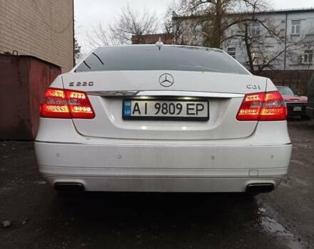 Белый Мерседес Е-Класс, объемом двигателя 2.1 л и пробегом 280 тыс. км за 14500 $, фото 6 на Automoto.ua