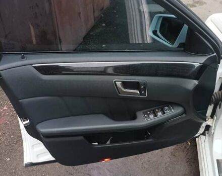 Белый Мерседес Е-Класс, объемом двигателя 2.1 л и пробегом 280 тыс. км за 14500 $, фото 17 на Automoto.ua