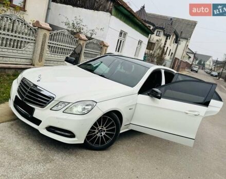 Белый Мерседес Е-Класс, объемом двигателя 2.2 л и пробегом 331 тыс. км за 11700 $, фото 24 на Automoto.ua