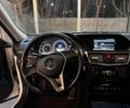 Белый Мерседес Е-Класс, объемом двигателя 3 л и пробегом 296 тыс. км за 12300 $, фото 4 на Automoto.ua