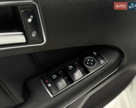 Белый Мерседес Е-Класс, объемом двигателя 2.2 л и пробегом 365 тыс. км за 14900 $, фото 36 на Automoto.ua