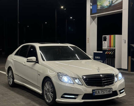 Белый Мерседес Е-Класс, объемом двигателя 2.2 л и пробегом 341 тыс. км за 11500 $, фото 5 на Automoto.ua