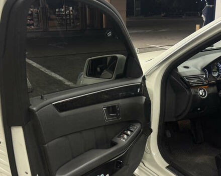 Белый Мерседес Е-Класс, объемом двигателя 2.2 л и пробегом 341 тыс. км за 11500 $, фото 8 на Automoto.ua