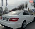Белый Мерседес Е-Класс, объемом двигателя 2.2 л и пробегом 290 тыс. км за 11500 $, фото 6 на Automoto.ua