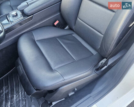 Белый Мерседес Е-Класс, объемом двигателя 2.2 л и пробегом 222 тыс. км за 18500 $, фото 14 на Automoto.ua