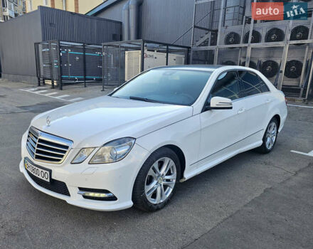 Белый Мерседес Е-Класс, объемом двигателя 2.2 л и пробегом 222 тыс. км за 18500 $, фото 1 на Automoto.ua