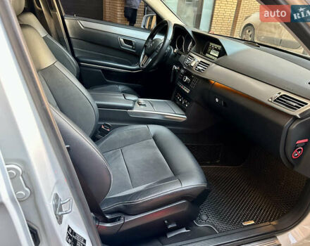 Белый Мерседес Е-Класс, объемом двигателя 2.14 л и пробегом 250 тыс. км за 15500 $, фото 25 на Automoto.ua