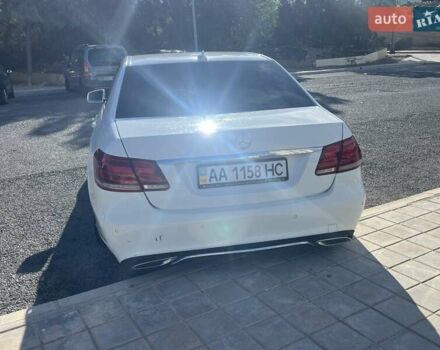 Белый Мерседес Е-Класс, объемом двигателя 2.1 л и пробегом 225 тыс. км за 13500 $, фото 5 на Automoto.ua