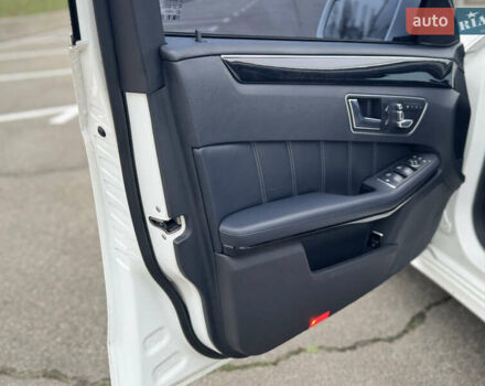 Білий Мерседес Е-Клас, об'ємом двигуна 2.2 л та пробігом 175 тис. км за 18700 $, фото 26 на Automoto.ua